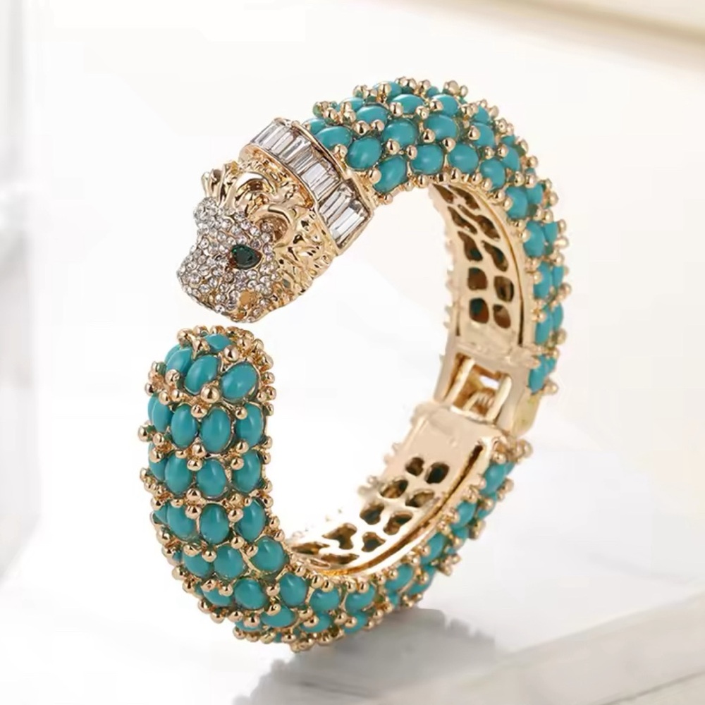 Stunning Resin Lion Bangle Animal Jewelry Gold Plated Green Eyes Cuff Bracelet